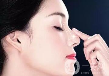 隆鼻手術(shù)的風(fēng)險(xiǎn)大嗎？有哪些？