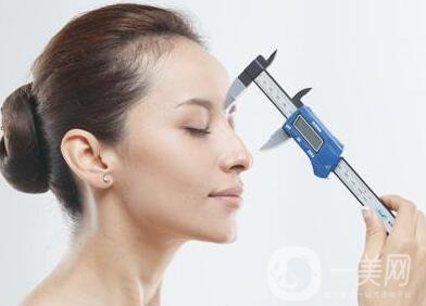 隆鼻手術(shù)的風(fēng)險(xiǎn)大嗎？有哪些？