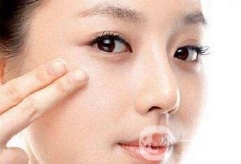 去除魚尾紋的方法有哪些？哪種方法比較好？