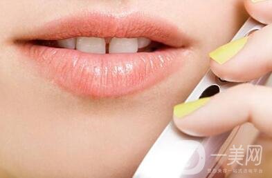 豐唇手術(shù)價(jià)格貴不貴？要多少錢(qián)？