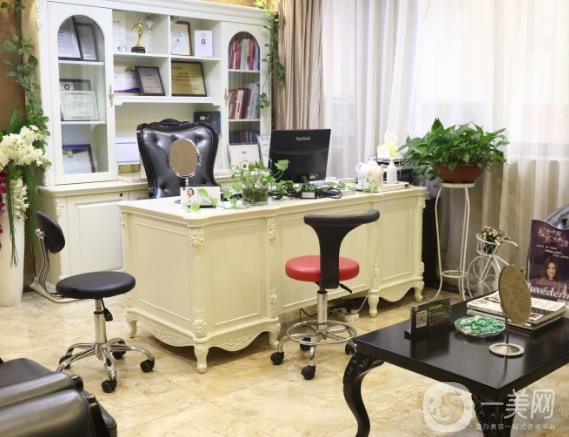 深圳陽(yáng)光整形價(jià)格表