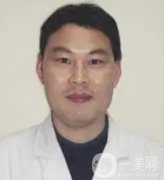 鄭州隆鼻醫(yī)生！實(shí)力強(qiáng)勁_2021價(jià)格表收費(fèi)情況公布！