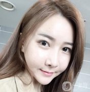 而且醫(yī)生也沒有完全了解我想要什么樣子的鼻型，就做了手術(shù)，術(shù)后恢復(fù)的也不