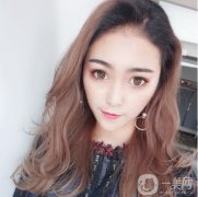 閨蜜看見我郁悶的樣子，她就建議我去醫(yī)院做改臉型手術(shù)，我也正有此意