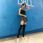 現(xiàn)在簡直太開心了，量了量腿比之前瘦了很多，的高興，拆線的時候也不是特別