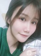 此時正在進行玻尿酸除皺劃線呢，而且是敷了麻藥的，可以感覺真的是的緊張了