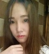 玻尿酸以前為了有一個高鼻梁做過幾次，但是玻尿酸做的更多，鼻梁變得這么寬