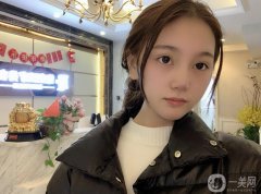 經(jīng)過長時間的掙扎，我看到身邊的同事都在做吸臉，變化很大