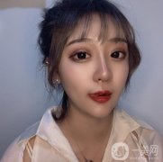 做完眼綜合手術(shù)已經(jīng)有三個(gè)月的時(shí)間了，現(xiàn)在眼睛已經(jīng)恢復(fù)的很好了