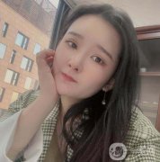 看到別人的皮膚都那么的年輕好看，我自己多少有些沮喪