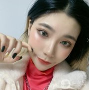 我自己的面部肌膚比較松，特別是自己的下頜部位更是有著模模糊糊的不清晰的