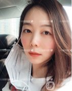 我的眼袋越來(lái)越大了，以前都是用彩妝覆蓋，現(xiàn)在不行了，特別老!只有手術(shù)