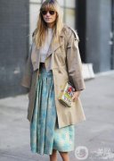 長外套+裙子：深秋時髦的搭配