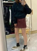 女生穿衛(wèi)衣如何搭配裙子？—打造時尚又炫酷的風(fēng)格