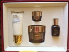 送給女友、閨蜜的佳禮物：雅詩(shī)蘭黛智妍套裝