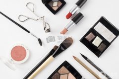 中國化妝品行業(yè)：全球市場概覽與前景展望