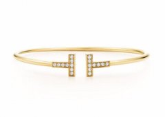 情人節(jié)化妝品廣告圖：愛的魅力閃耀