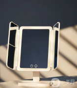 ＂云上科技坊：挑選化妝鏡、梳子、護(hù)膚品和暖心禮物的指南＂