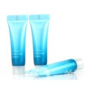 “悅蕾領(lǐng)銜，水潤至上：十大亮膚保濕護(hù)膚品推薦”