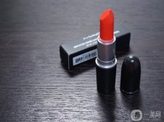裸妝適合什么口紅色號