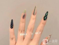 美甲設(shè)計(jì)靈感：時(shí)尚與個(gè)性的融合