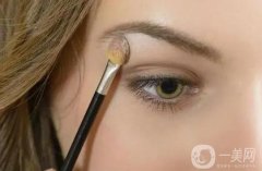 如何化妝增加眼部魅力：打造迷人眼神
