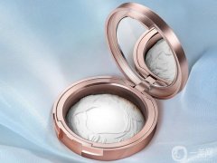 花西子玉容紗粉餅與Nars大白餅等7款熱門(mén)定妝產(chǎn)品大比拼