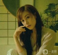 姐系美人回歸巔峰時(shí)期，張雨綺機(jī)場(chǎng)照引人矚目！