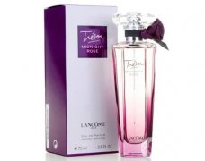 浪漫之夜的誘惑：清新女人與浪漫香水的結(jié)合