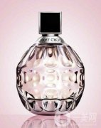 甜美的“致命”娃娃香：三款以娃娃為造型的香水推薦