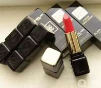 彩妝界的“丑拒”單品：LADREE高跟鞋唇釉與Gerlain KISSKISS嬌蘭親親唇膏