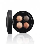 秋日魅力：如何運(yùn)用簡(jiǎn)單色彩眼影打造不同場(chǎng)合的亮眼妝容