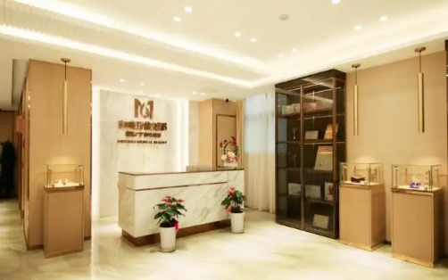 成都哪家醫(yī)院隆胸比較好？上榜這幾家醫(yī)院都很不錯(cuò)哦！軍大、素美、艾米麗，